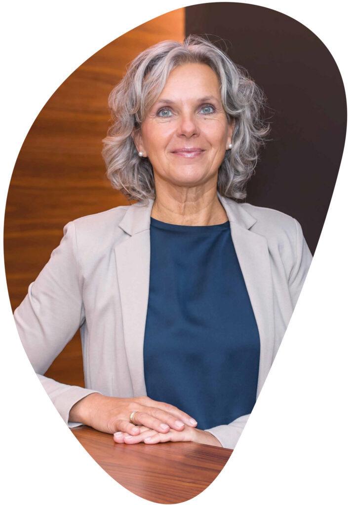 angelika romagna portrait 1 1