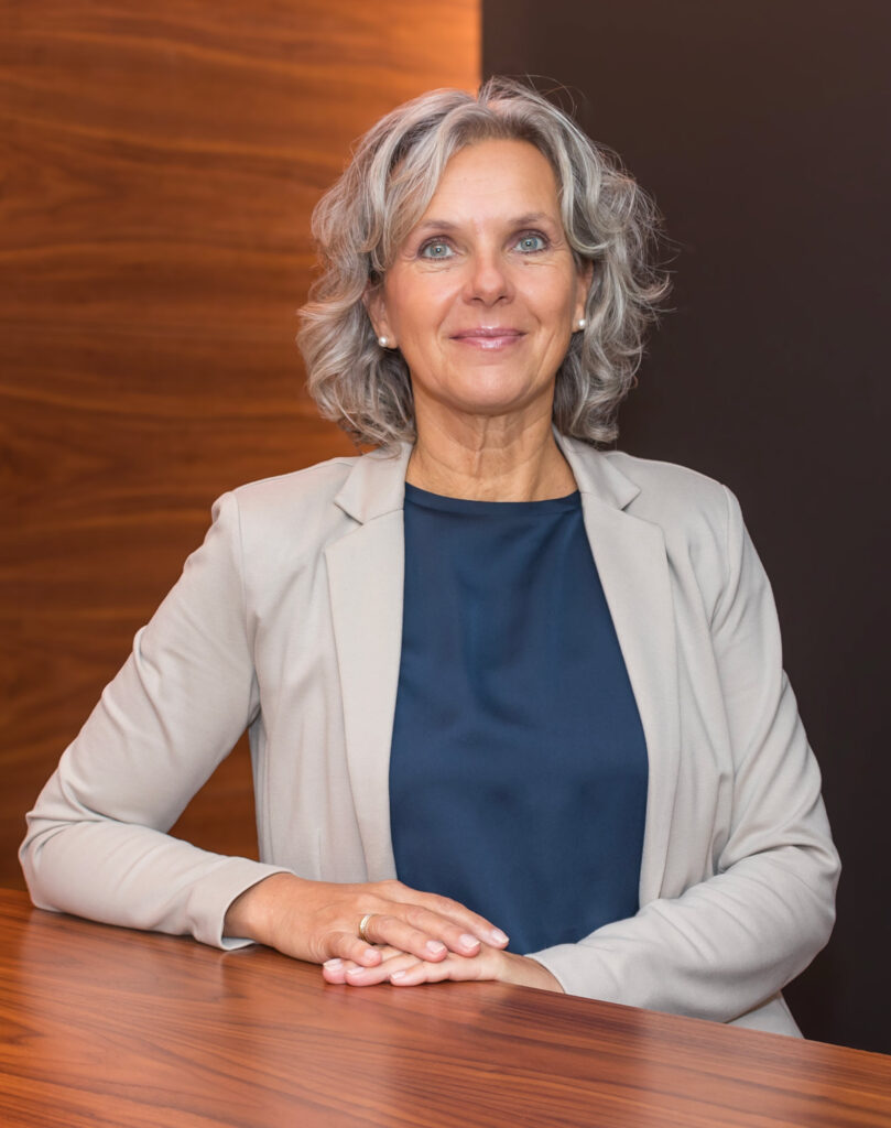 angelika romagna portrait hoch